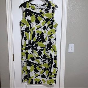 Green & Black Geometric Dress